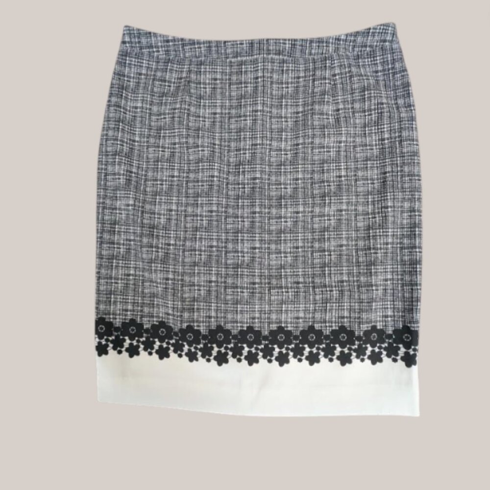 2/$30 + $9.99 Shipping NWT Cleo Crosshatch and Floral Border Pencil Skirt